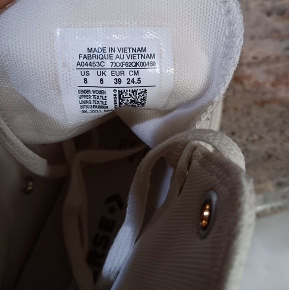 Converse Wmns Chuck Taylor All Star High 'Valentine's Day 2023' A04453C - Picture 7 of 8